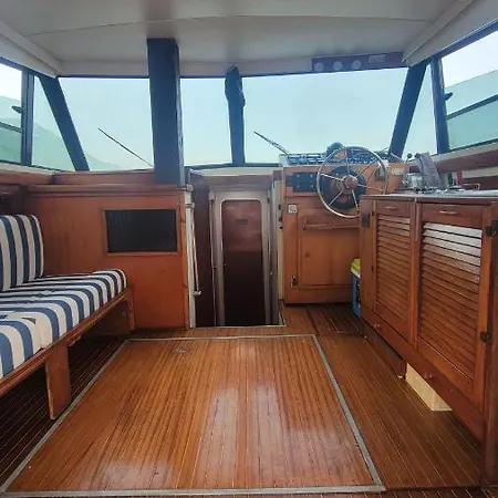 Yacht Botel