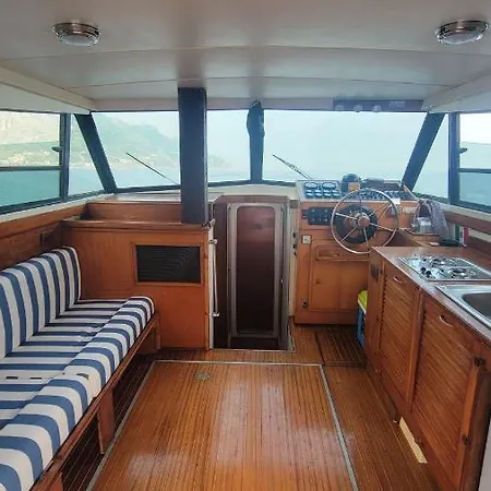Yacht Botel Salerno